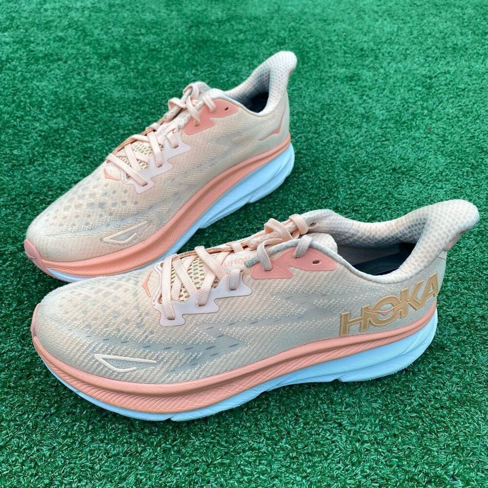 HOKA ONE ONE CLIFTON 9 - Women’s Running Shoes - SIZE 11B